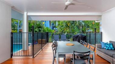Canopy House - Palm Cove