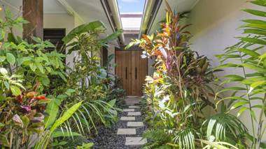 Larasati - Palm Cove