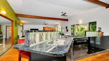 Santorini - Palm Cove