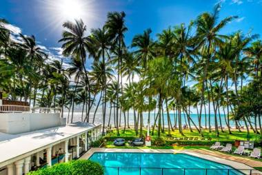 Belle Escapes - Absolute Beachfront Apartment with Private Pool Alamanda Resort "48"