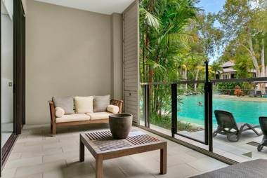 Swim Out Apartments in Triton Street Beachfront Resort Palm Cove