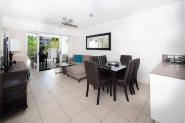 Palm Cove Beach Club 2 Bedroom Apartment