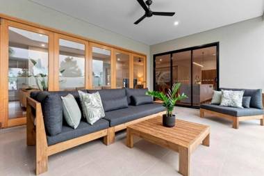 ESPRIT 30 LUXURY RETREAT