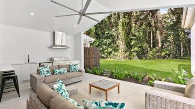 Coastal Vibes - Palm Cove