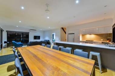 8 Kestrel Place - PRIVATE JETTY & POOL