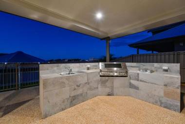 5 Kestrel Place - PRIVATE JETTY & POOL
