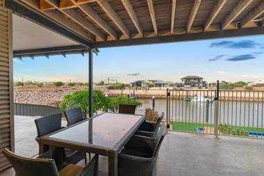 3 Kestrel Place - PRIVATE JETTY & POOL