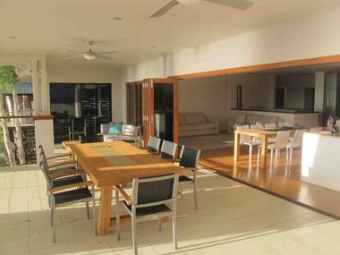 Seascape Luxury Beachfront House