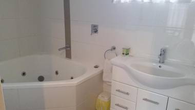 Coachman Motel and Holiday Units