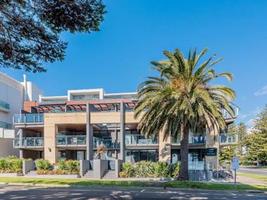 Cscape 3brm Apartment with a View