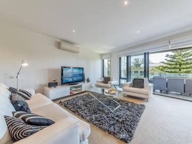 Cscape 3brm Apartment with a View