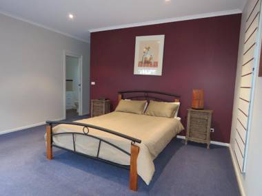 29 Church St Cowes - Large Holiday House close to shops and Beach