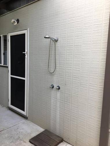 Grand Escape McKenzie - solar heated Pool WiFi Netflix 5 bdrm 4bthrm