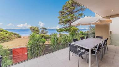 9 Charmandene on the Beach