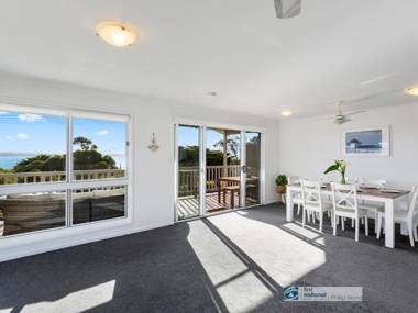 13 Seacombe Grove Ventnor