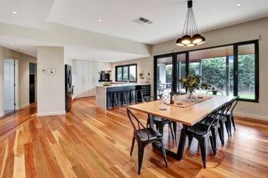 Banksia House - Executive Property Mansfield Vic