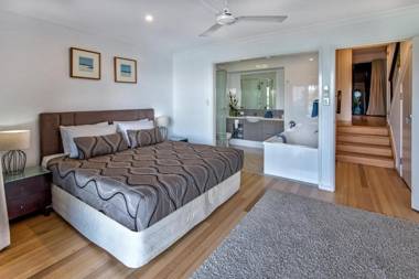 Sea View Shorelines Hamilton Island