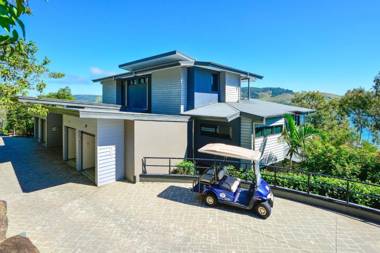 Edge 2 Ocean Front Luxury 3 Bedroom Split Level Spacious With Sofa Bed + Buggy