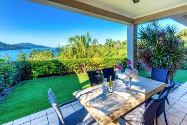 La Bella Waters 5 Oceanview Private Garden BBQ Buggy