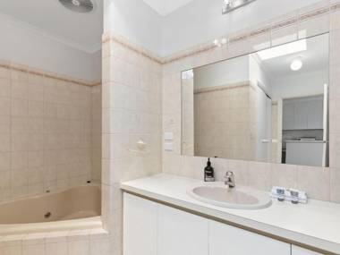 Two Bays Apartments Australia