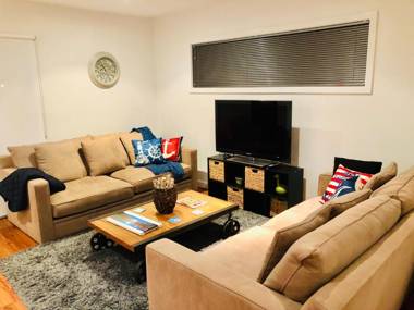 Gorgeous 2 Bedroom Townhouse