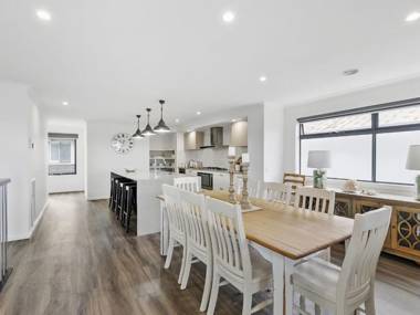 Central Beach House 52a