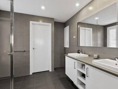 Everlasting Holiday 11