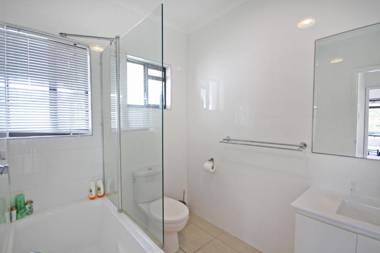 6 Petrie Ave Marcoola Pet Friendly Linen supplied