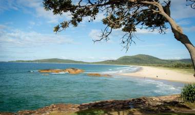 Seabreeze Beach Hotel