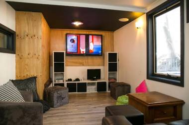 Feathertop Alpine Lodge