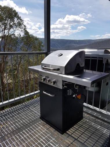 Cedarwood Apartments