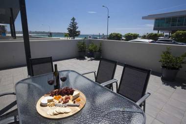 Mollymook Luxury Beachfront Apartment 3