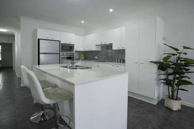 Mollymook Luxury Beachfront Apartment 3