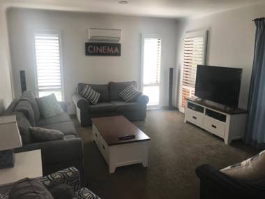 Mollymook Fantastic Holiday House