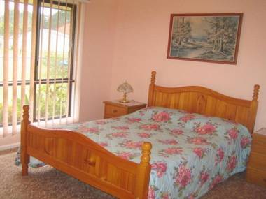 SEASCAPE in NARRAWALLEE