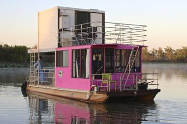 Corroboree Houseboats