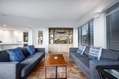 Tuscan inspired townhouse minutes from the beach