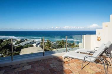 Tuscan inspired townhouse minutes from the beach