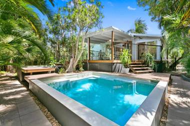 Tranquil & tropical Sunshine Beach