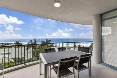 Panoramic ocean views of Sunshine Beach Unit 5 Vista Pacific 12 Bryan Street