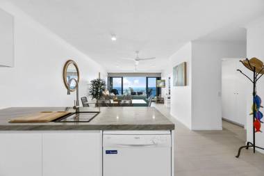 Panoramic ocean views of Sunshine Beach Unit 5 Vista Pacific 12 Bryan Street