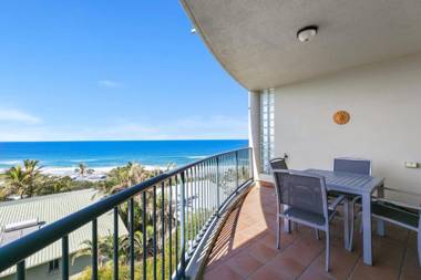 Stunning top floor Sunshine Beach Getaway! Unit 7 Vista Pacific 12 Bryan Street