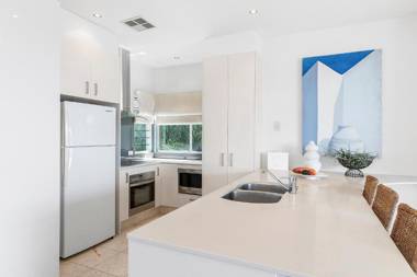 Relax in stylish comfort Sunshine Beach