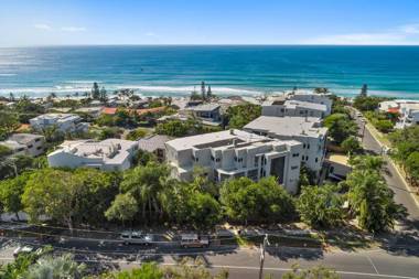 Relax in stylish comfort Sunshine Beach