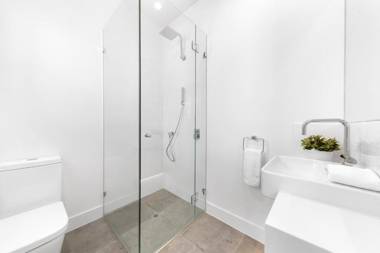 Hilltop Villas 5 - 20 Henderson