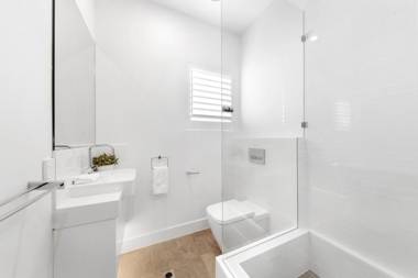 Hilltop Villas 5 - 20 Henderson