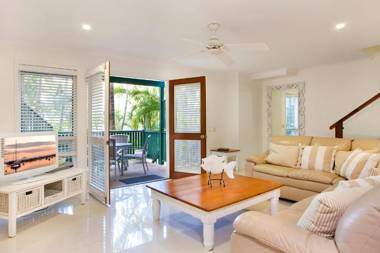 Noosa Outrigger Beach Resort