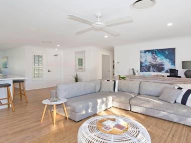 Outrigger Beach Resort 33 James Street 8