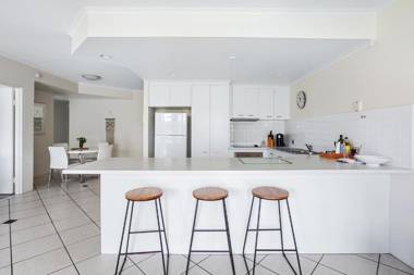 Riviera Noosa Resort Apartment 8