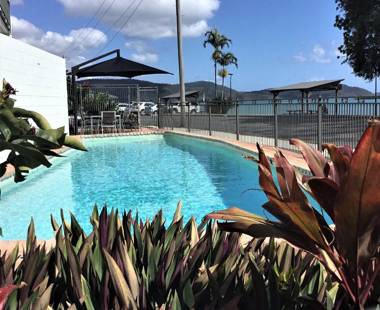Whitsunday Waterfront Apartments